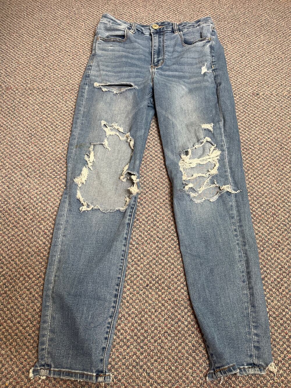 American Eagle Distressed Curvy High Rise Jegging 6 short